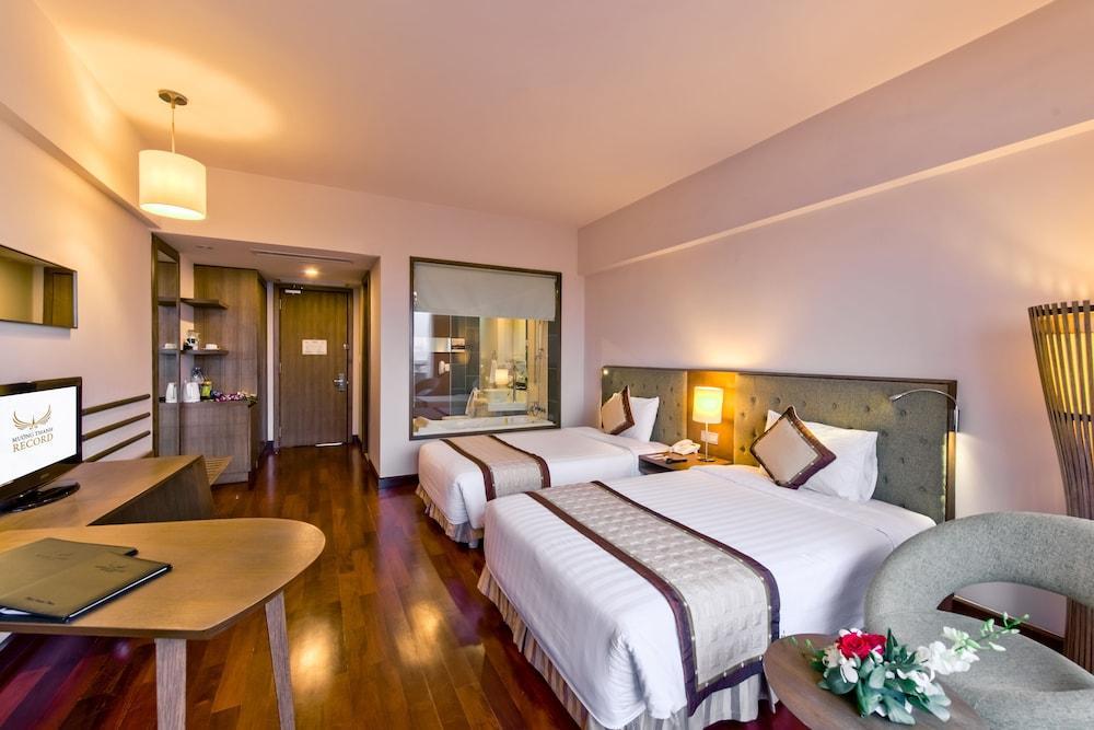 Muong Thanh Holiday Hue Hotel Buitenkant foto