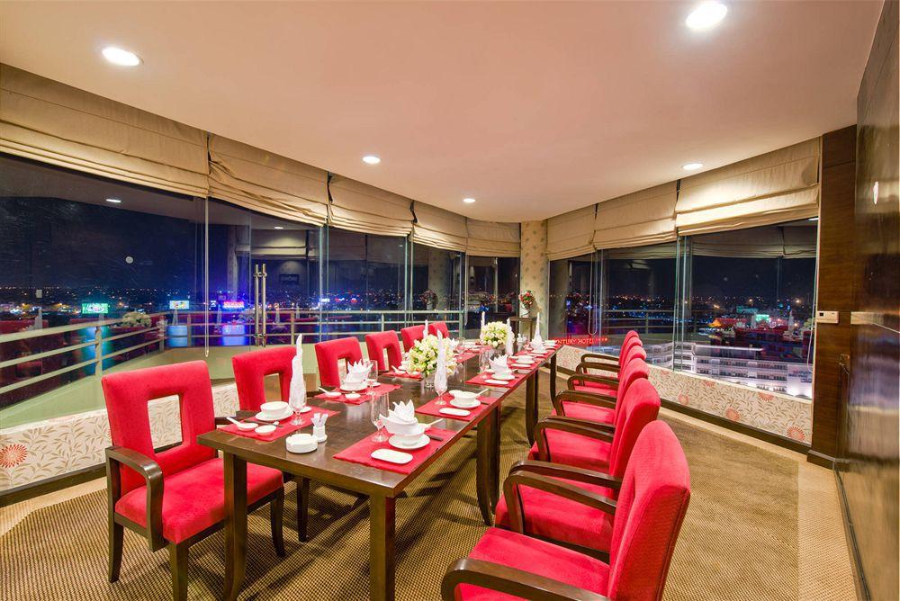 Muong Thanh Holiday Hue Hotel Buitenkant foto