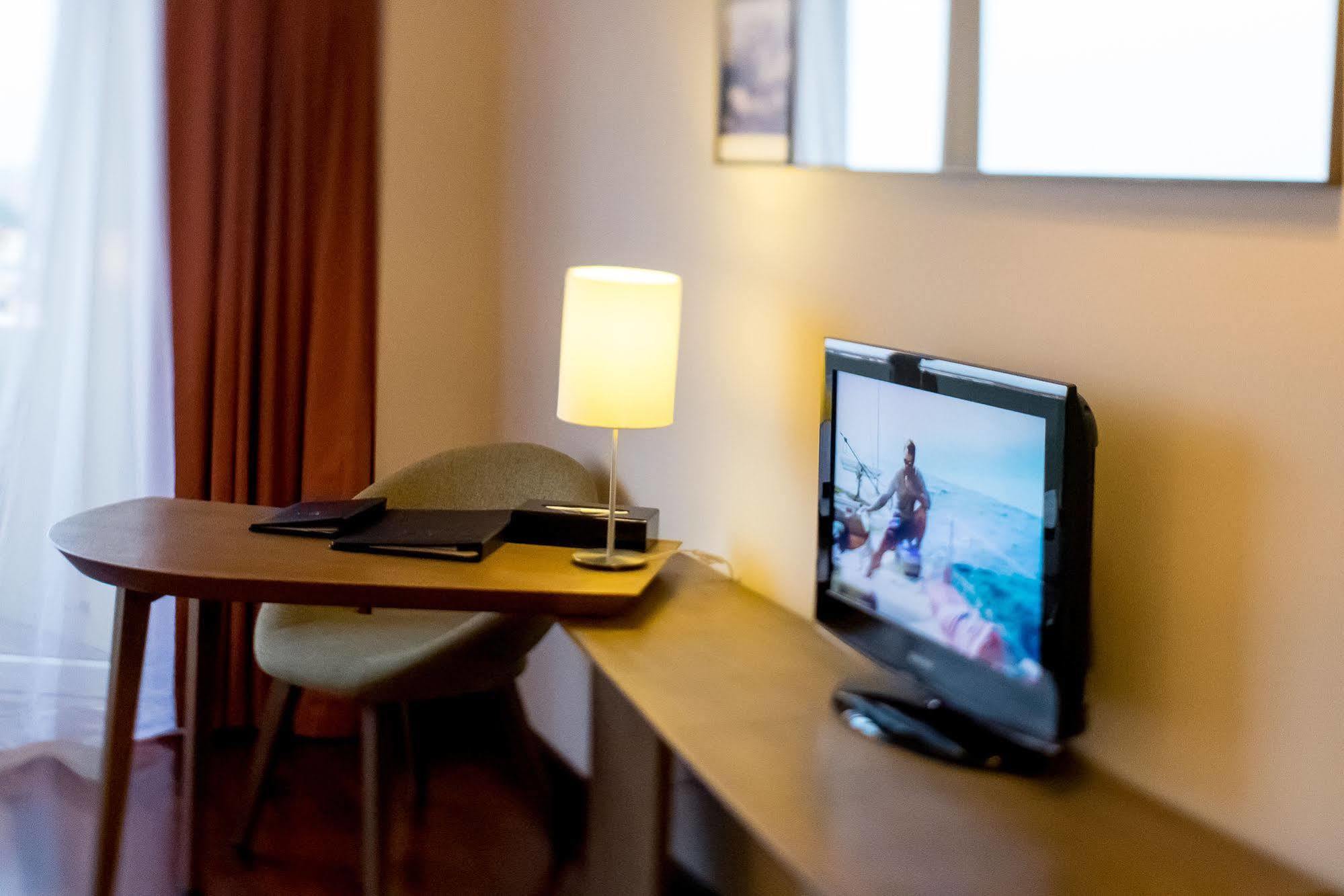 Muong Thanh Holiday Hue Hotel Buitenkant foto