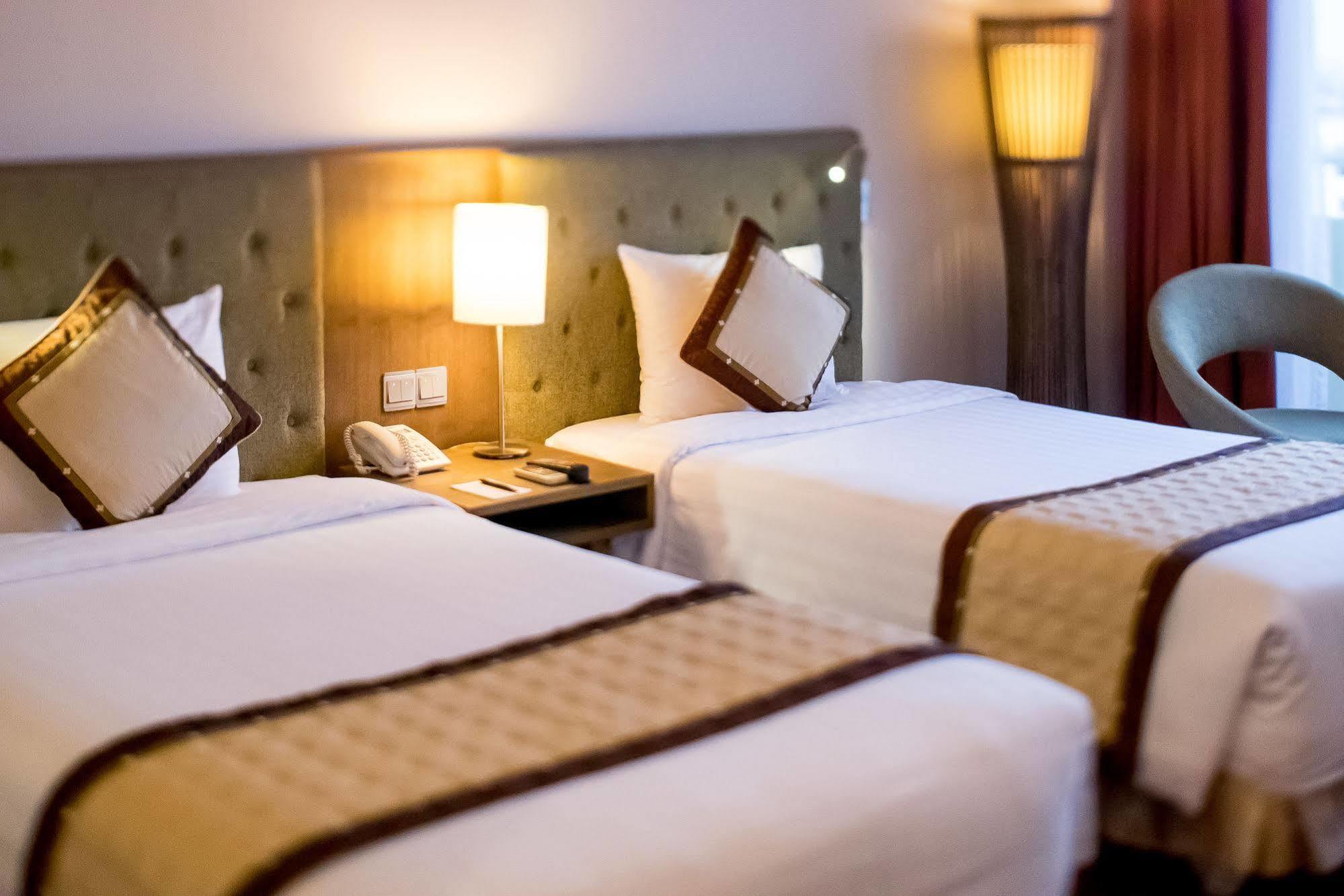 Muong Thanh Holiday Hue Hotel Buitenkant foto