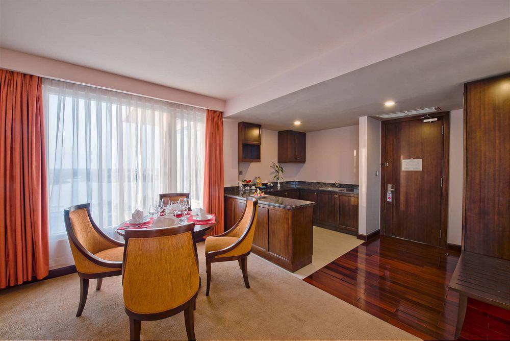 Muong Thanh Holiday Hue Hotel Buitenkant foto
